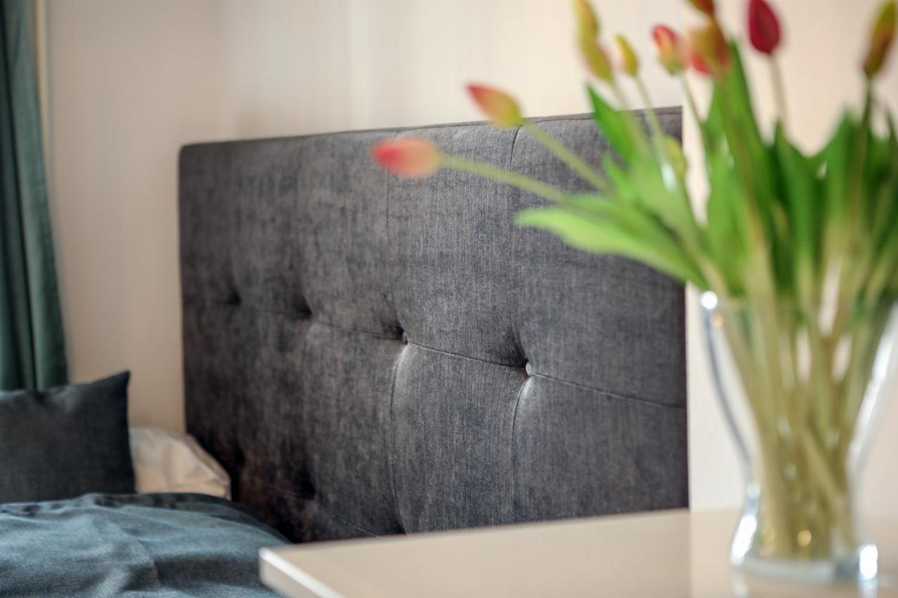 4 Personen Altbau Apartment Nahe Kurfuerstendamm - Romeo & Julia Berlin Extérieur photo